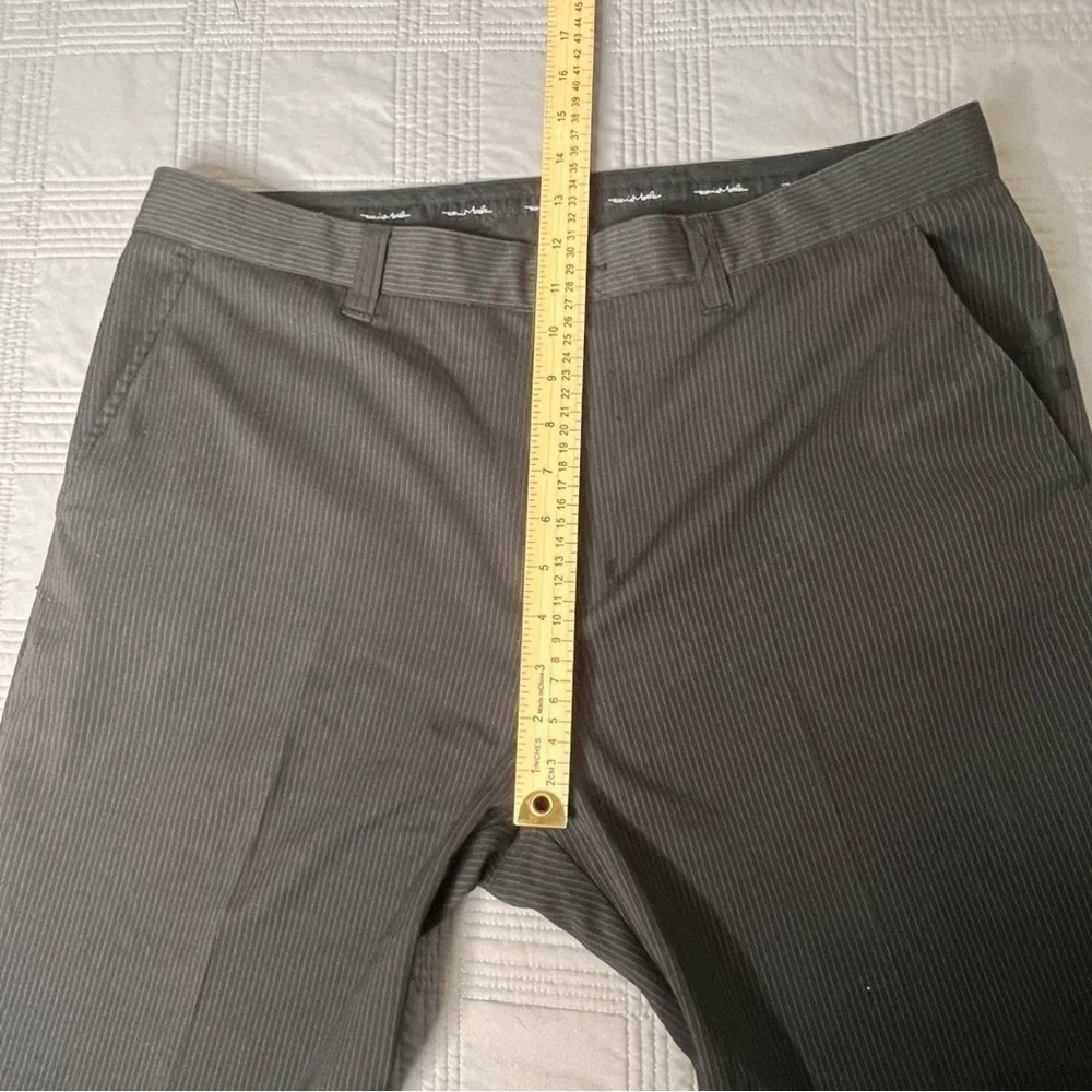Travis Mathew Mens Golf Pants Black White Pinstripe Size 36 Stretch Performance